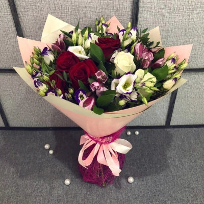 Букет из роз, эустом и альстромерий – гармония утонченности и свежести Барнаул Алтайский край Букет из роз, эустом и альстромерий – гармония утонченности и свежести Барнаул Алтайский край