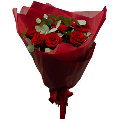 Букет из 9 красных роз с эвкалиптом – классика любви и нежности Барнаул Алтайский край Букет из 9 красных роз с эвкалиптом – классика любви и нежности Барнаул Алтайский край