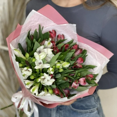 Букет «Люблю»– страсть и чистота в красно-белых альстромериях Барнаул Алтайский край Букет «Люблю»– страсть и чистота в красно-белых альстромериях Барнаул Алтайский край